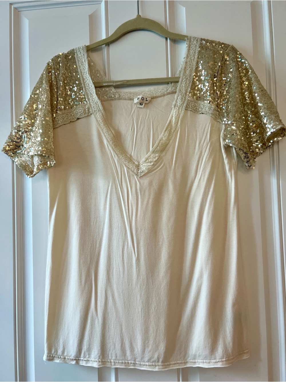 POL Cream V-Neck Top with Gold Sequin Short Sleeves Medium